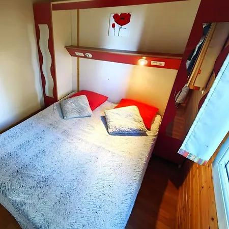 Chalet Climatise Au Calme Avec Piscine, Parking, Proche Plages Et Commerces - Fr-1-607-187 シャレー *